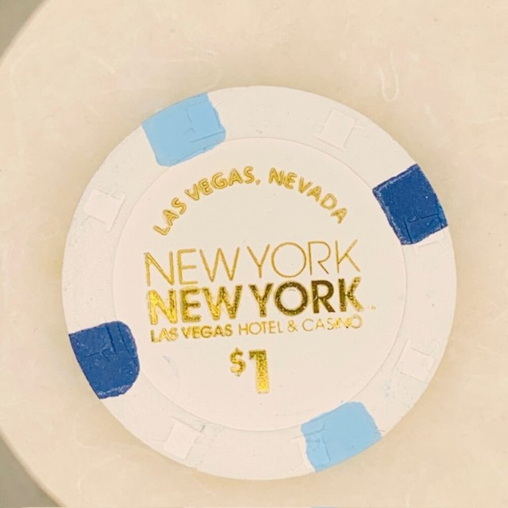 New York New York Casino Chip Las Vegas $1 Lucky Gift Charm Coin Card Protector